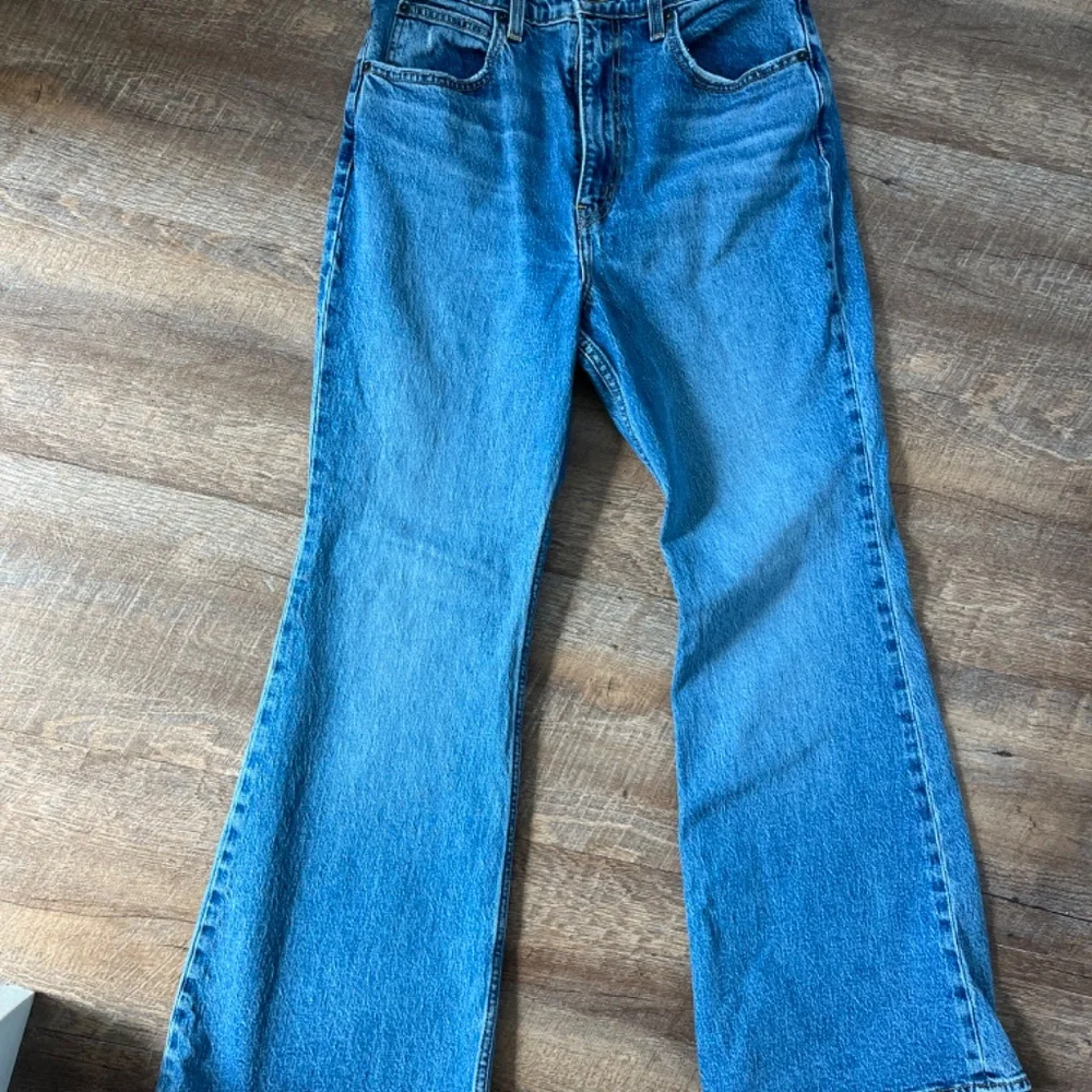 Levi’s Premium 70'S HIGH RISE FLARE WOMEN'S JEANS - Picture 7 of 9